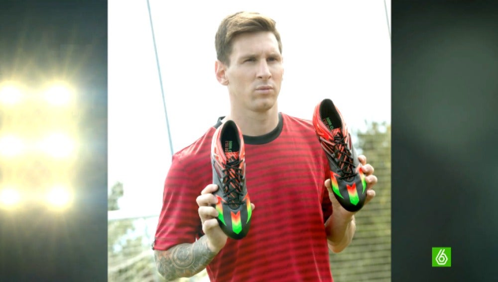 Messi con sus nuevas botas