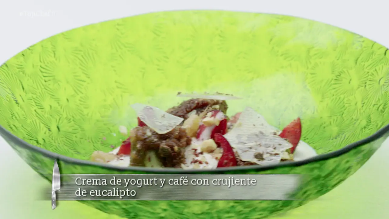 Crema de yogurt y café con crujiente de eucalipto