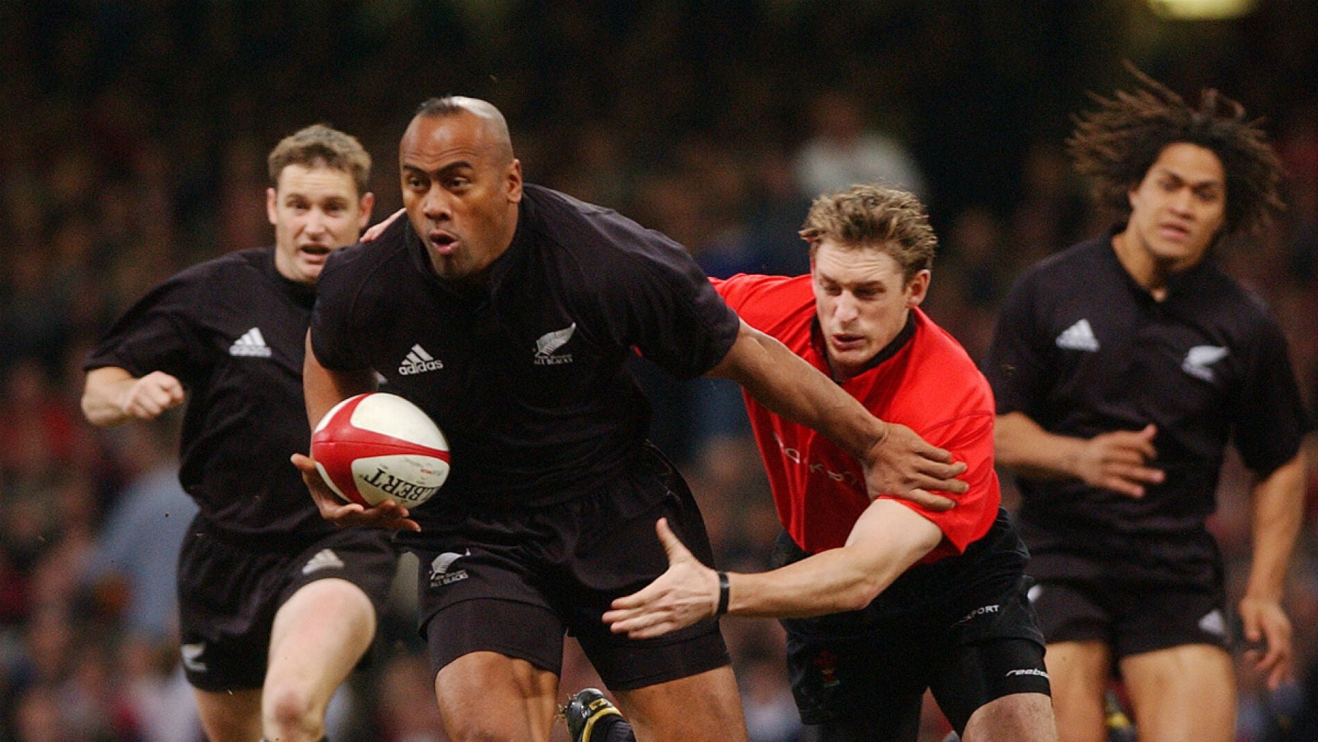 Jonah Lomu, durante un encuentro con los 'All Blacks'