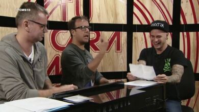 Adrián Rodríguez ensaya para imitar a Enrique Iglesias