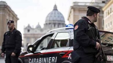 La Policía irrumpe en una orgía gay con drogas en una vivienda de El Vaticano