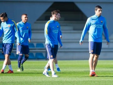 Los jugadores del Barcelona entrenan antes del Clásico