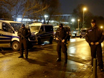 La Policía vigila las inmediaciones del estadio del Hannover