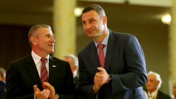 Vitali Klitschko, junto a Sergey Bubka