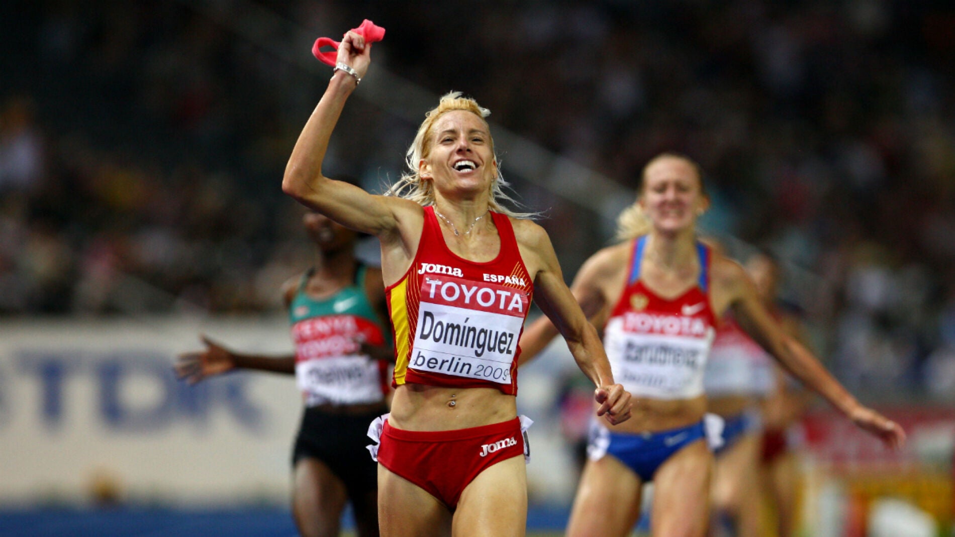 Marta Dom&iacute;nguez celebra una victoria