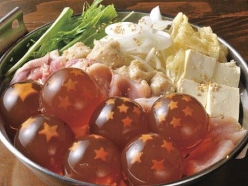 Las bolas de dragón de Goku reunidas en un plato japonés