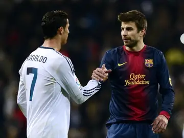 Cristiano Ronaldo y Gerard Piqué, en un Clásico. Cristiano Ronaldo y Gerard Piqué, en un Clásico.
