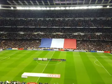 El homenaje del Santiago Bernabéu antes del Clásico a las víctimas del atentado de París El homenaje del Santiago Bernabéu antes del Clásico a las víctimas del atentado de París