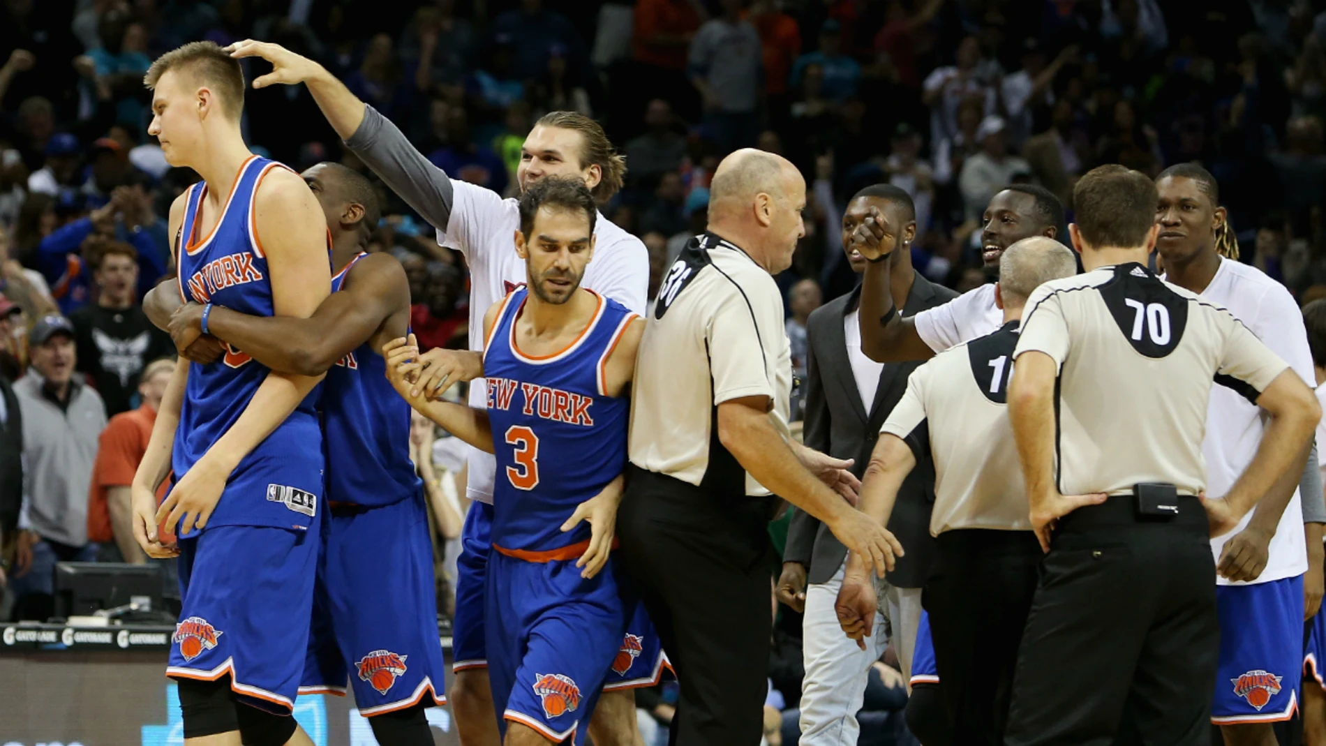 Los Knicks celebran su victoria Los Knicks celebran su victoria