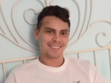 Kyle Kuric en el vídeo en el que anuncia su regreso Kyle Kuric en el vídeo en el que anuncia su regreso