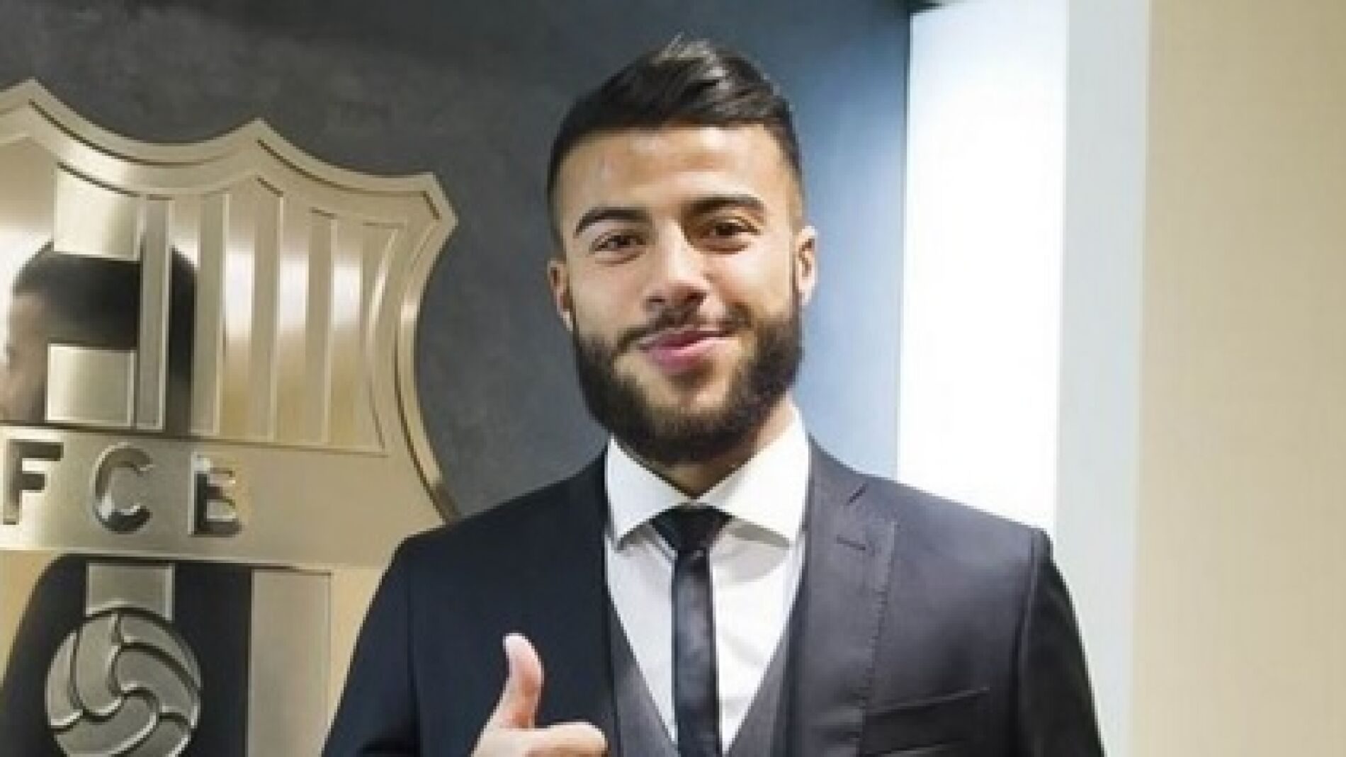 Rafinha firma su renovaci&oacute;n con el FC Barcelona