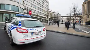 Agentes de policía patrullan las calles de Bélgica. Agentes de policía patrullan las calles de Bélgica.