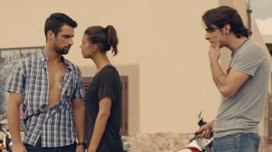 Lucas se enfrenta con la banda de Pilar
