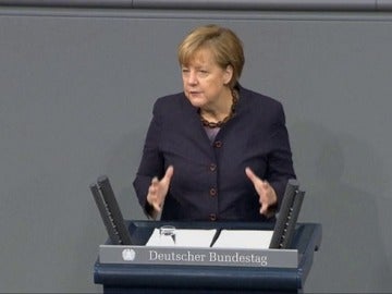 Merkel afirma que un acuerdo en la Cumbre del Clima de París sería una señal contra el terrorismo