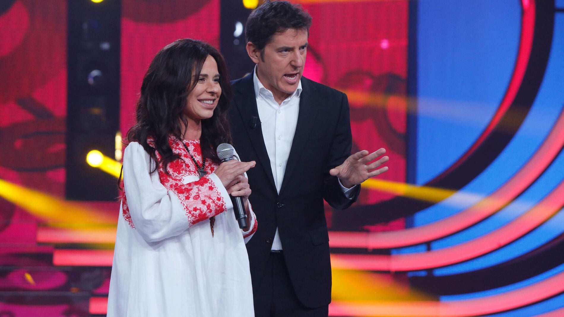 Vicky Larraz escucha la valoraci&oacute;n del jurado