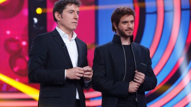 El jurado evalúa la imitación de Adrián Rodríguez