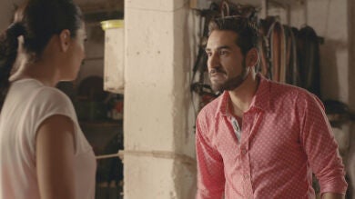 Lola trata de ayudar a su hermano Lolo