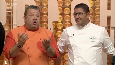 Sergio y Alejandro agudizan sus sentidos para copiar a ciegas el plato de la última oportunidad