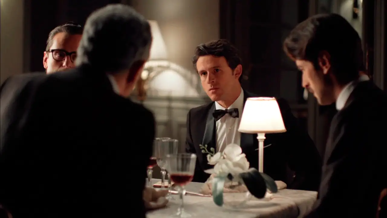 Enzo zanja una tensa cena de rivales con De la Riva, Enriqye y Mateo