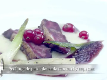 Pechuga de pato glaseada con miel y especias Pechuga de pato glaseada con miel y especias