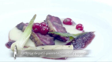 Pechuga de pato glaseado con miel de caña y especias