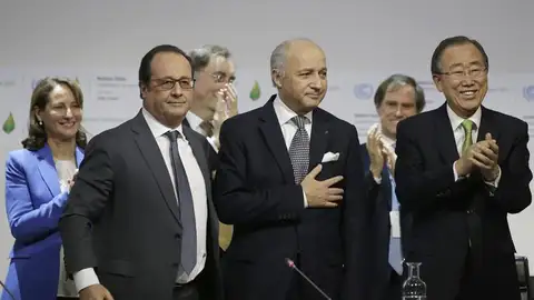 François Hollande, Laurent Fabius y Ban Ki-Moon en París François Hollande, Laurent Fabius y Ban Ki-Moon en París