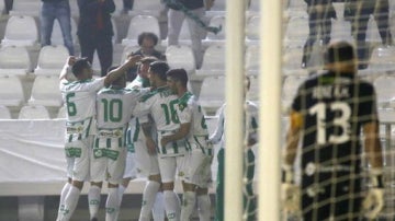 El Córdoba celebra un gol