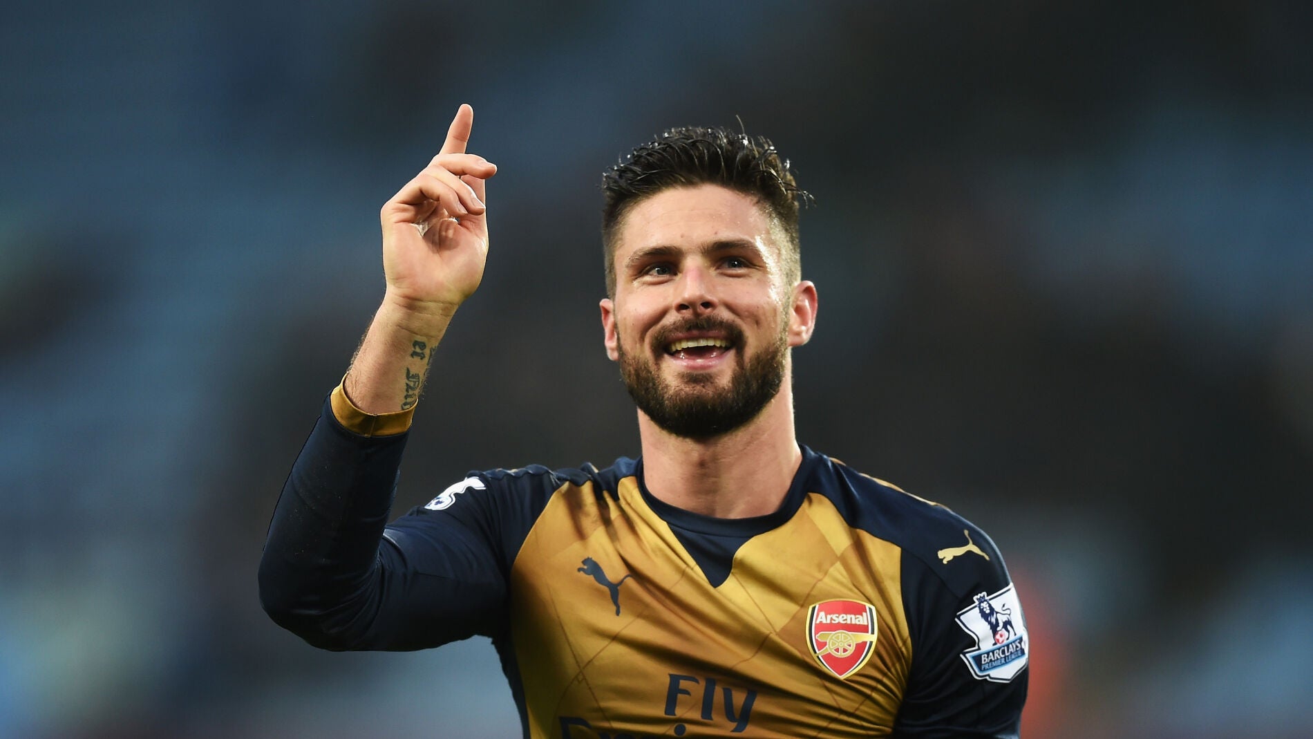 Giroud celebra un gol frente al Aston Villa