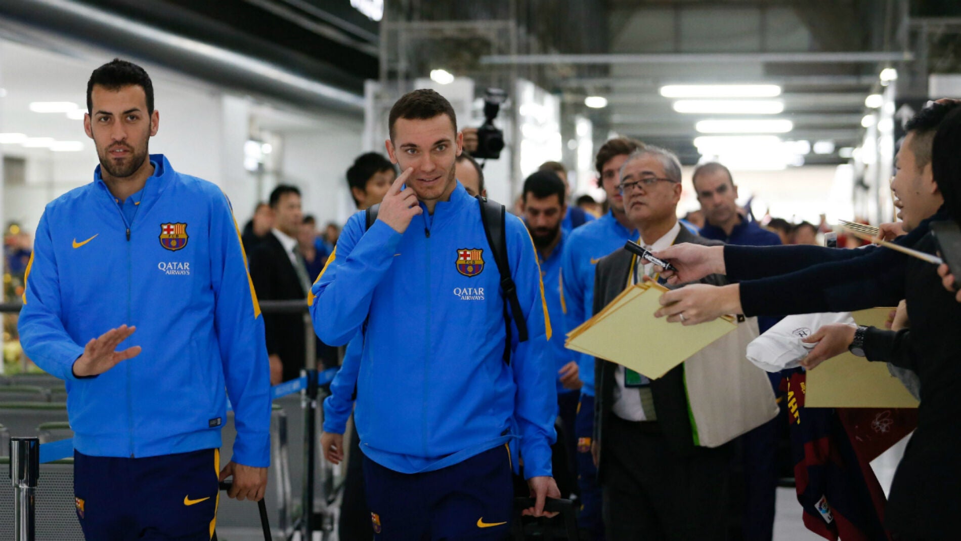 Vermaelen y Busquets llegan a Jap&oacute;n