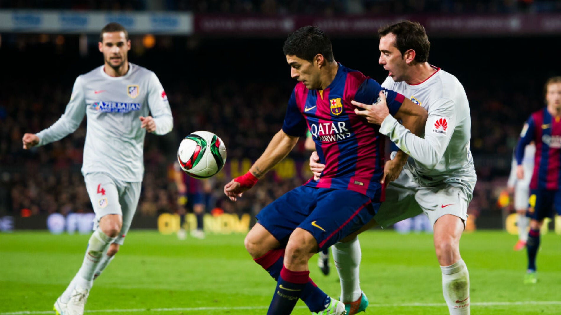 Luis Su&aacute;rez, en acci&oacute;n ante Diego God&iacute;n