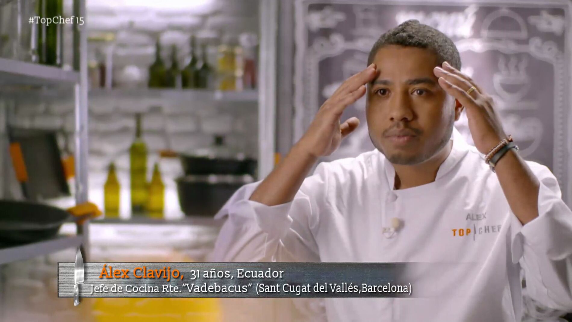 Parte del plato principal de Marcel, al suelo