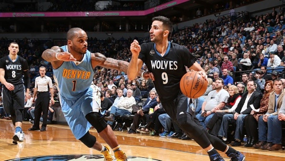 Ricky Rubio, en acción ante los Nuggets