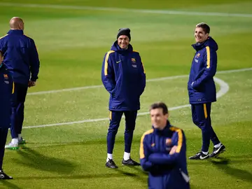 Luis Enrique durante el entrenamiento del Barça Luis Enrique durante el entrenamiento del Barça