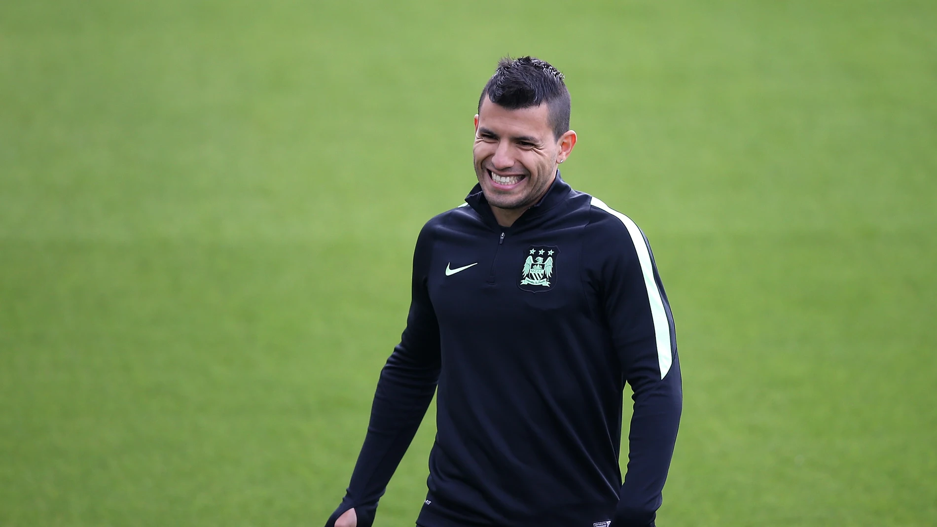 El Kun Agüero, durante un entrenamiento con el Manchester City El Kun Agüero, durante un entrenamiento con el Manchester City