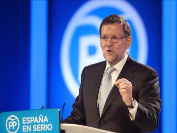 Mariano Rajoy durante un acto de campaña electoral en Santander