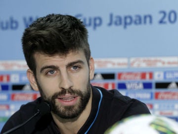 Gerard Pique ofrece rueda de prensa en Japón