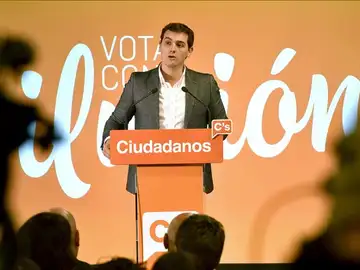 Albert Rivera en un mitin Albert Rivera en un mitin