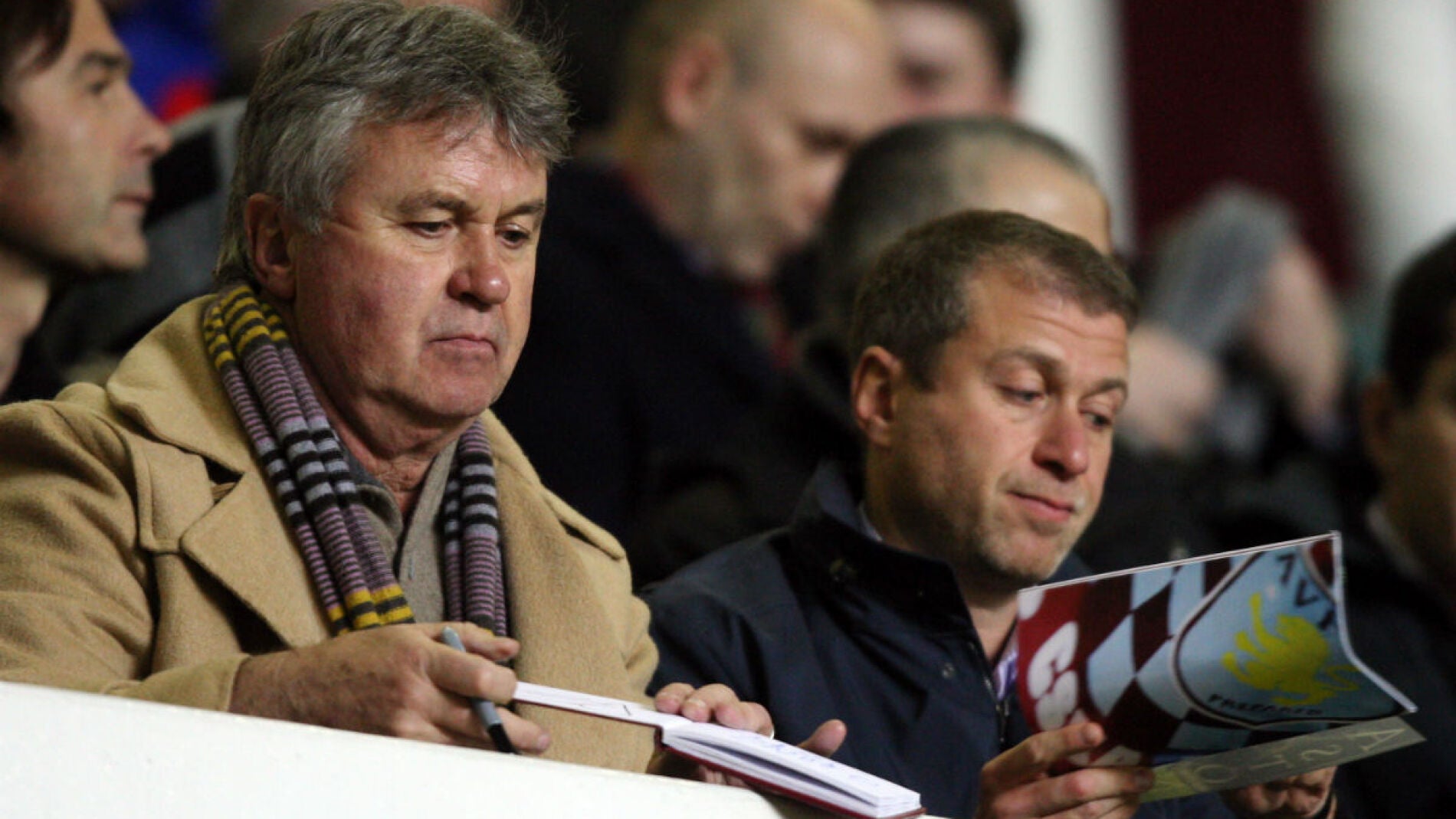Hiddink junto a Roman Abramovich