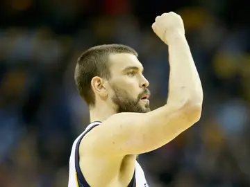 Marc Gasol, con el puño en alto Marc Gasol, con el puño en alto