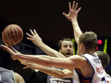 Sergio Rodríguez, en acción ante el Obradoiro Sergio Rodríguez, en acción ante el Obradoiro