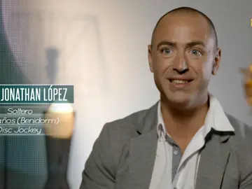 Jonathan: "Con mi descapotable rojo se liga bastante" Jonathan: "Con mi descapotable rojo se liga bastante"