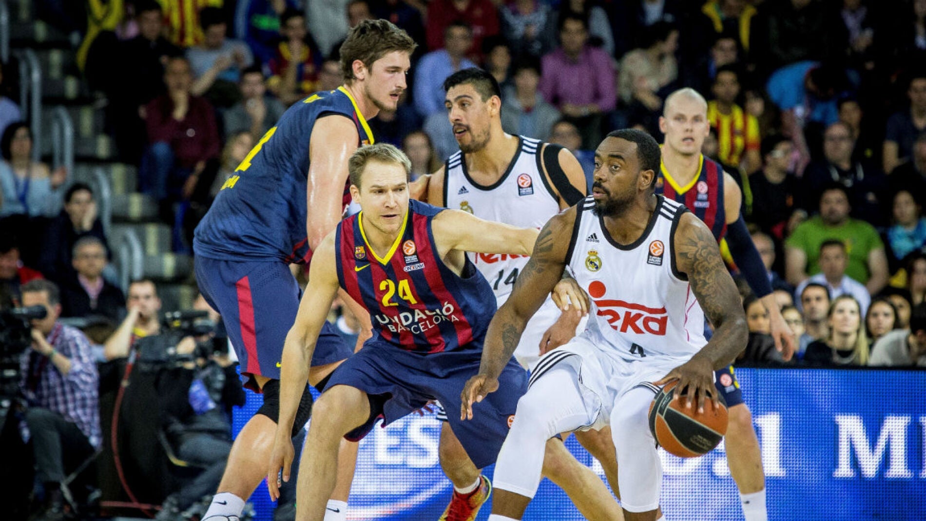 K. C. Rivers, en acci&oacute;n ante el Barcelona