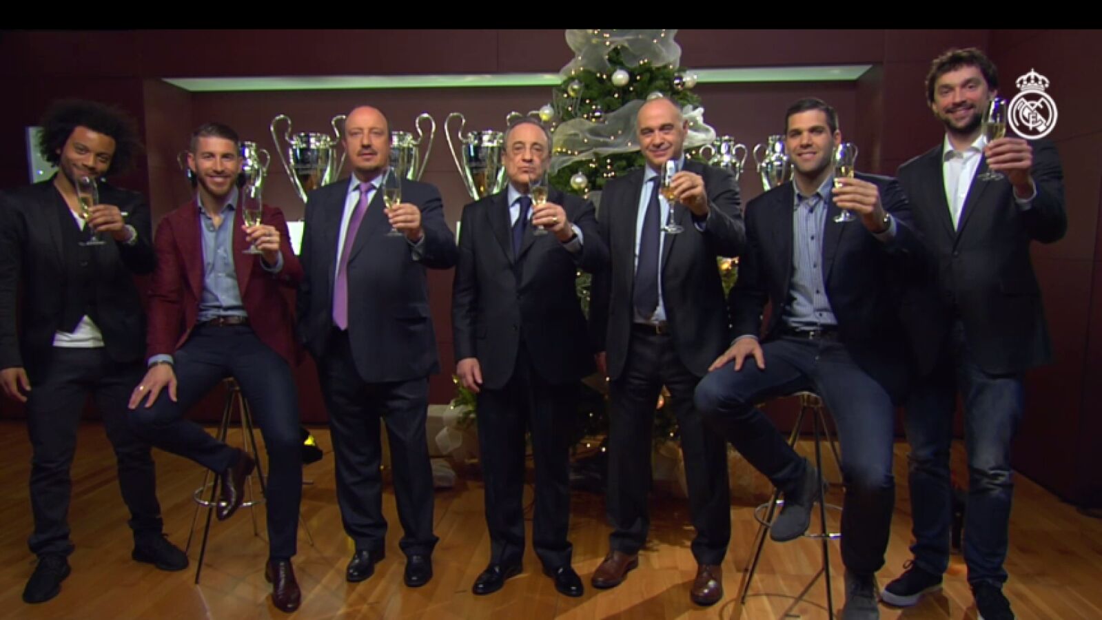 Rafa Benítez, Florentino Pérez y los capitanes felicitan las fiestas a los madridistas