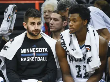 Ricky Rubio resopla en el banquillo Ricky Rubio resopla en el banquillo