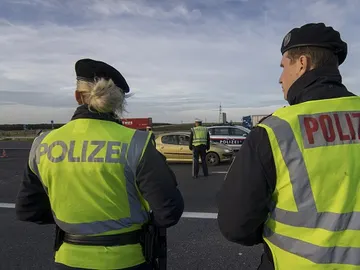 Oficiales de la policía austríaca Oficiales de la policía austríaca
