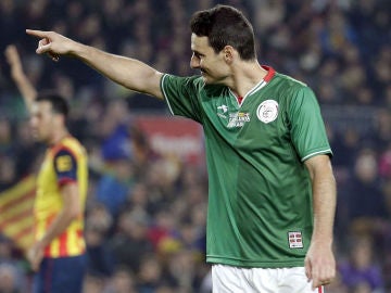 Aduriz celebra su gol ante Cataluña