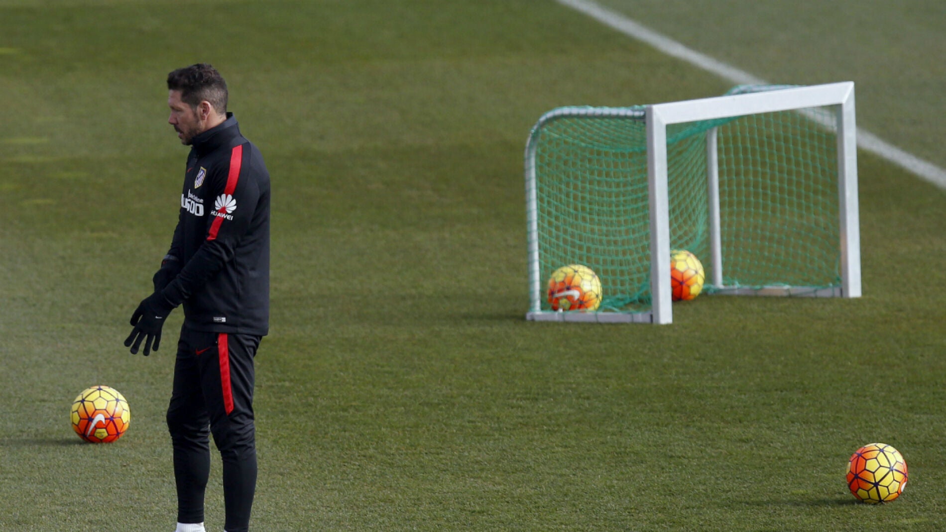 Simeone, durante el entrenamiento del Atl&eacute;tico de Madrid