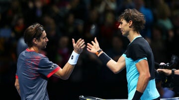 David Ferrer y Rafa Nadal se saludan tras un partido
