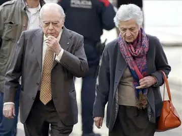 Jordi Pujol y Marta Ferrusola en una imagen de archivo Jordi Pujol y Marta Ferrusola en una imagen de archivo