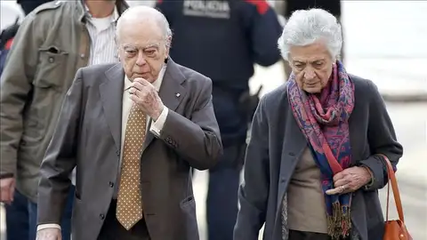 Jordi Pujol y Marta Ferrusola en una imagen de archivo Jordi Pujol y Marta Ferrusola en una imagen de archivo